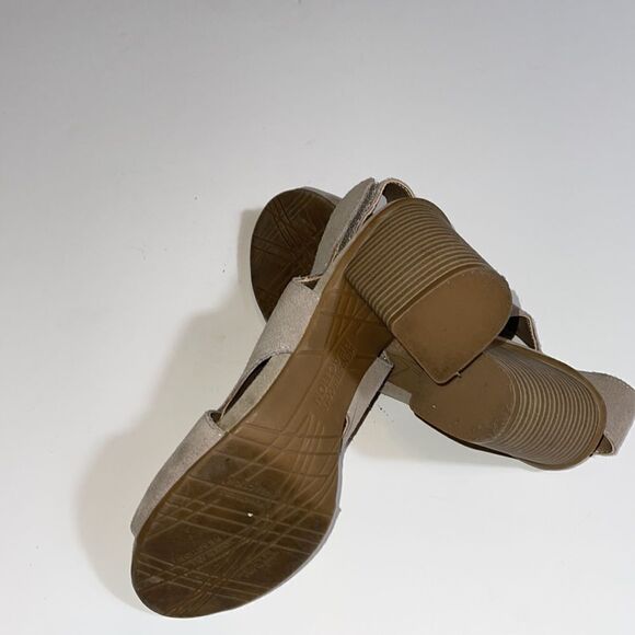 REACTION KENNETH COLE BLOCK HEEL SANDAL FAUX SUEDE SIZE 9 - Picture 5 of 5